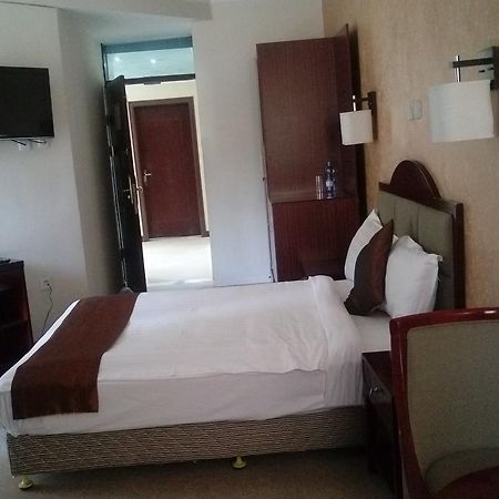 Manrashiwa Hotel アジス・アベバ エクステリア 写真