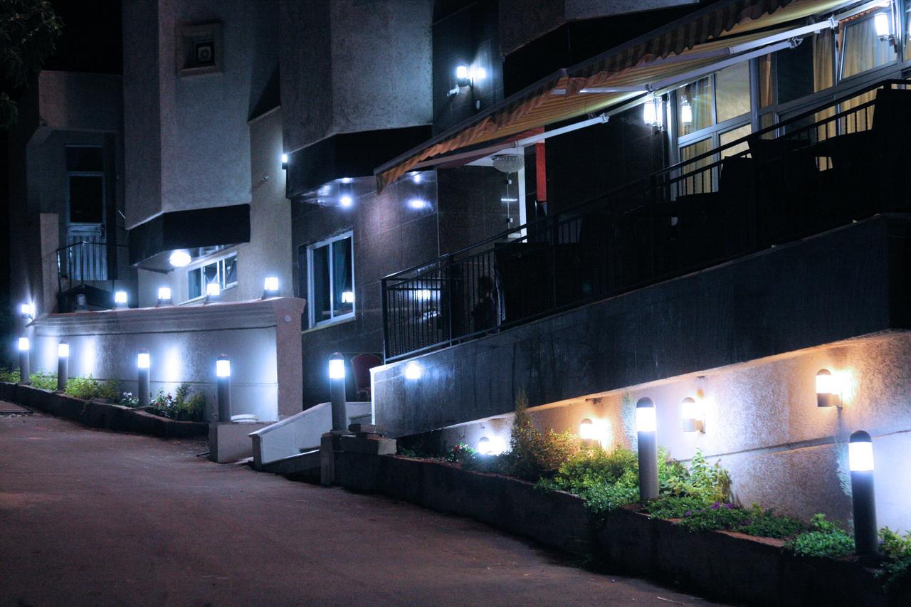 Manrashiwa Hotel アジス・アベバ エクステリア 写真