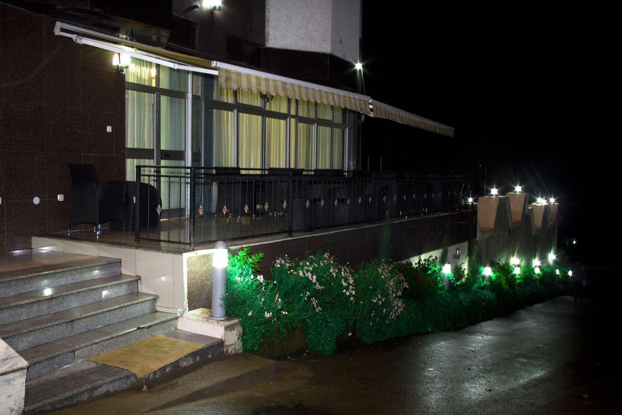 Manrashiwa Hotel アジス・アベバ エクステリア 写真