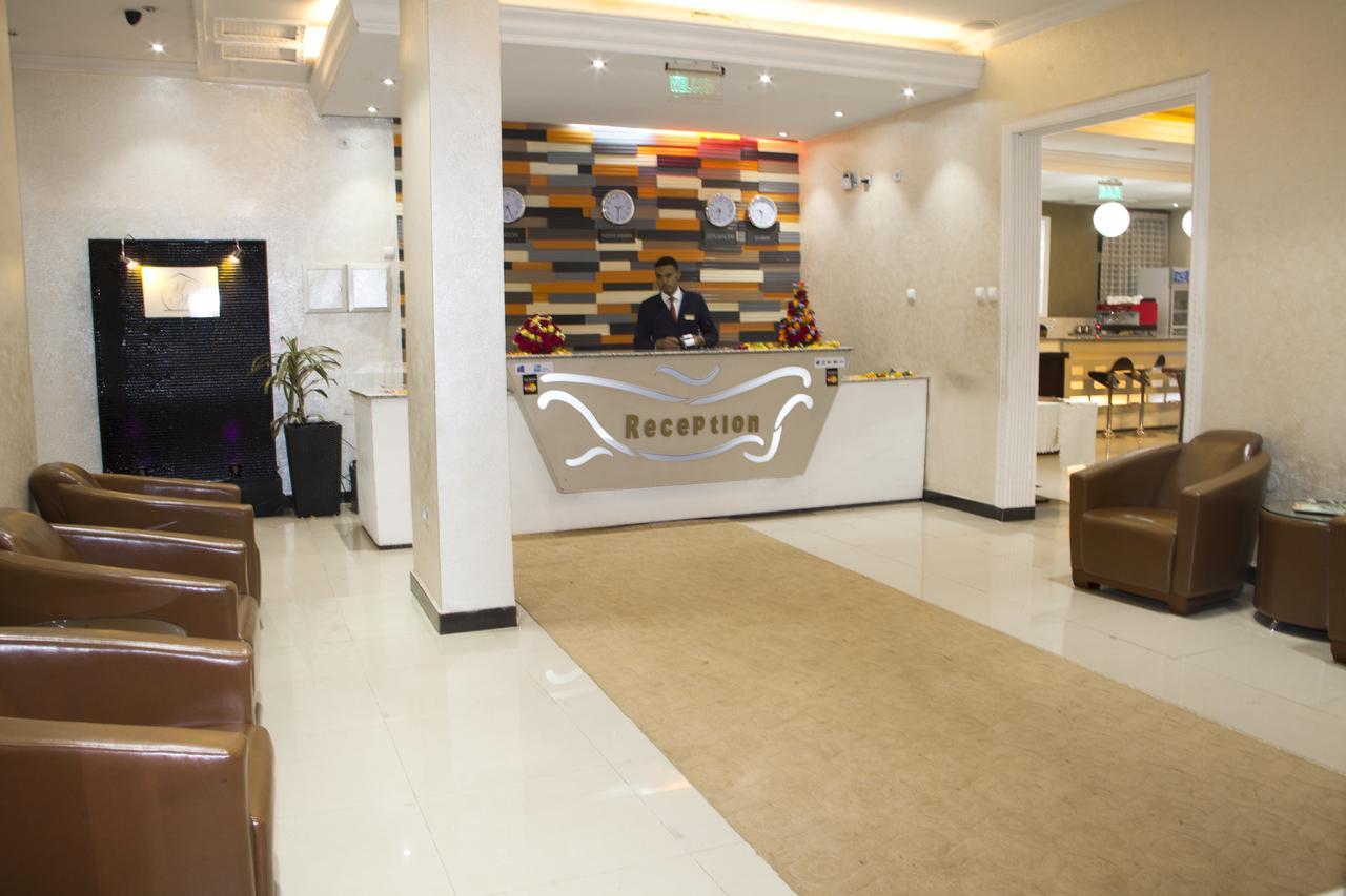 Manrashiwa Hotel アジス・アベバ エクステリア 写真