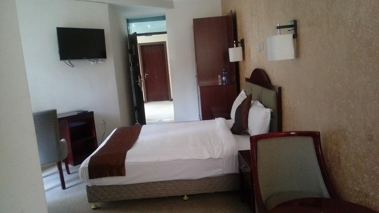 Manrashiwa Hotel アジス・アベバ エクステリア 写真